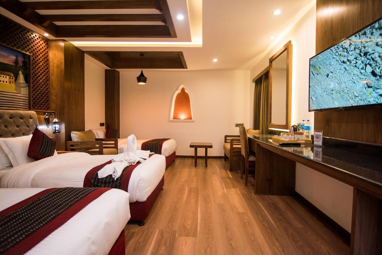 Everest Boutique 3*