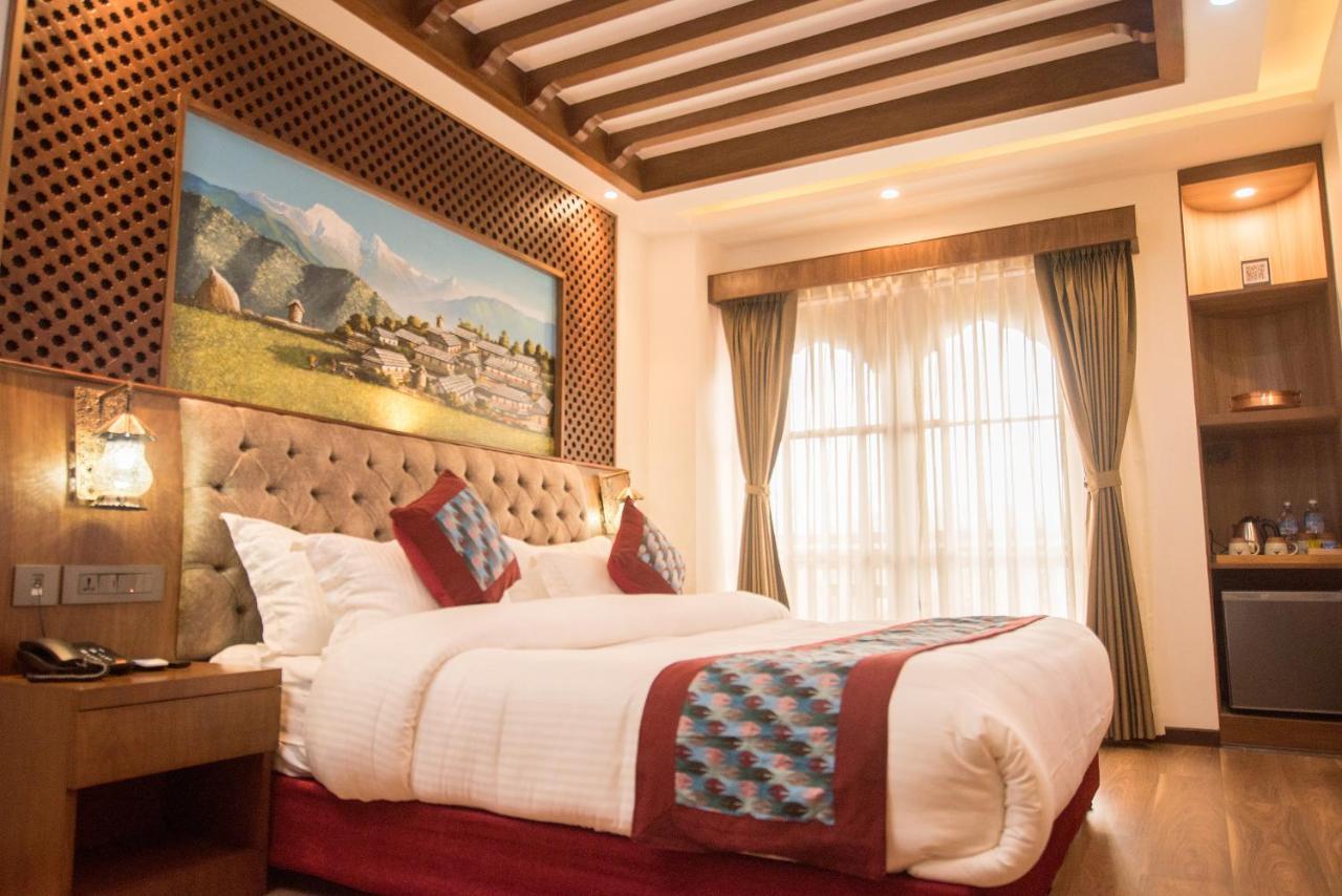 होटल Everest Boutique 3*