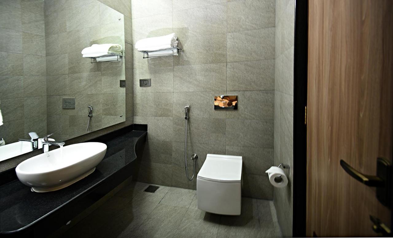 होटल Everest Boutique 3*